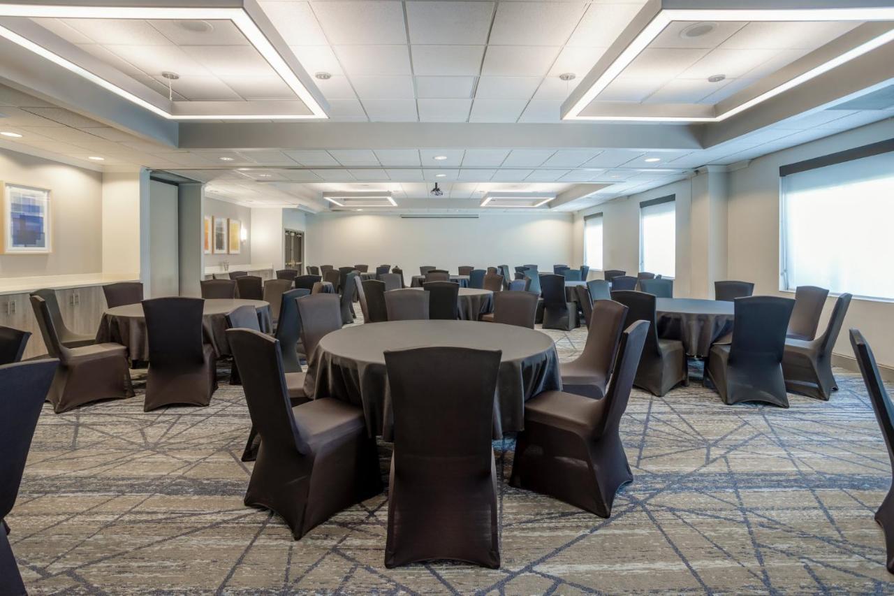 Holiday Inn Express And Suites Tampa I-75 At Bruce B. Downs By Ihg מראה חיצוני תמונה