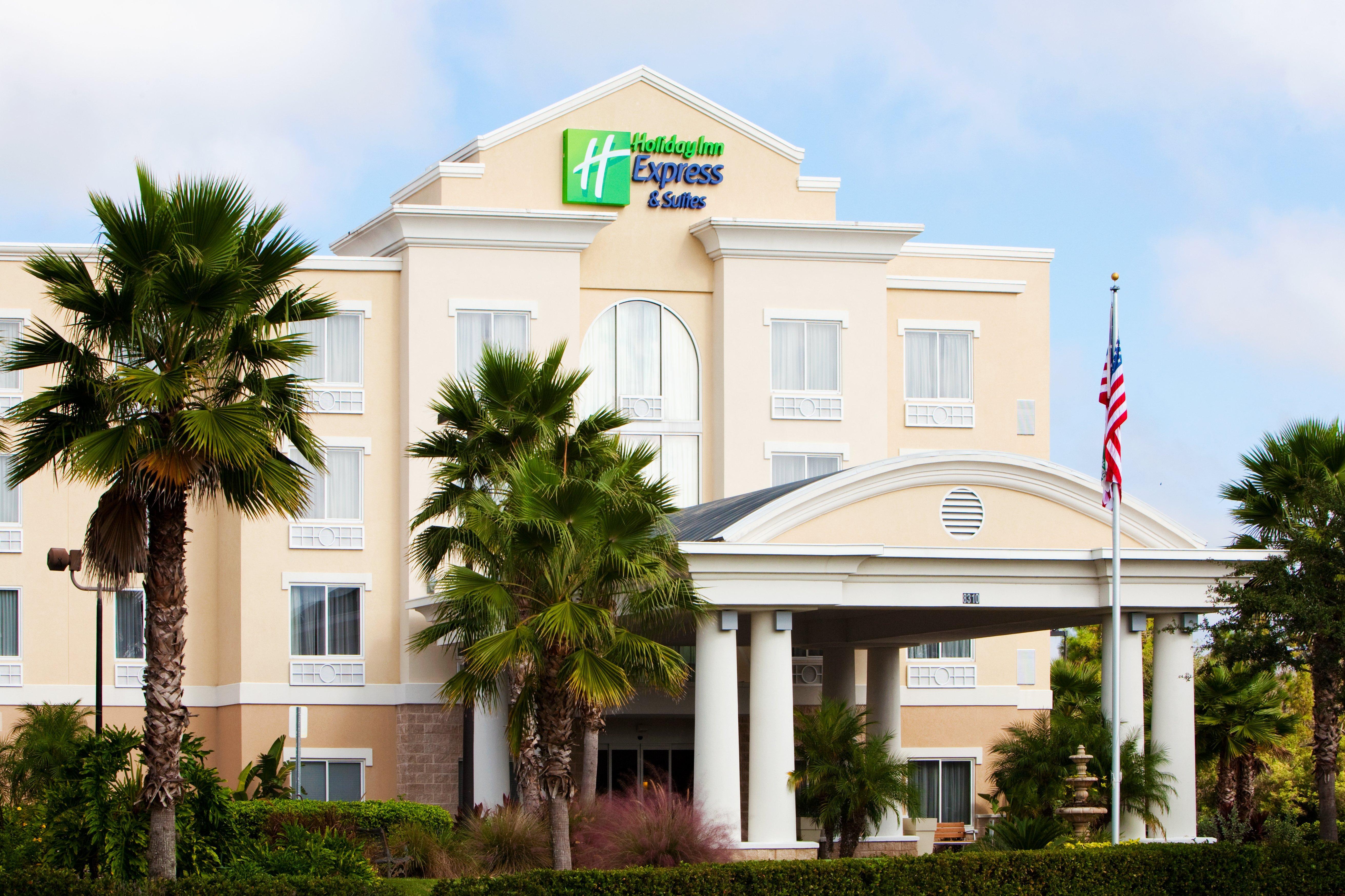 Holiday Inn Express And Suites Tampa I-75 At Bruce B. Downs By Ihg מראה חיצוני תמונה