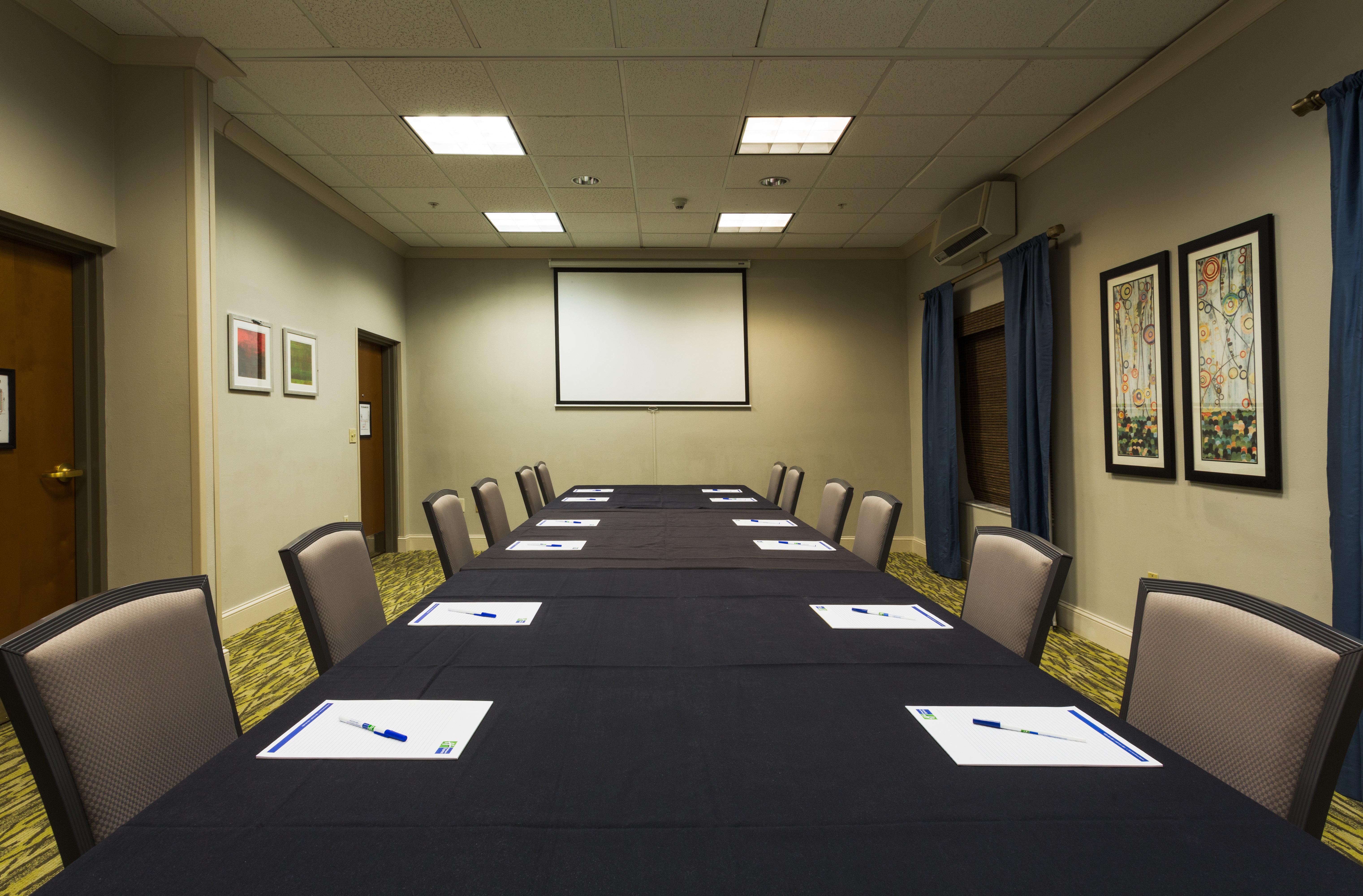 Holiday Inn Express And Suites Tampa I-75 At Bruce B. Downs By Ihg מראה חיצוני תמונה