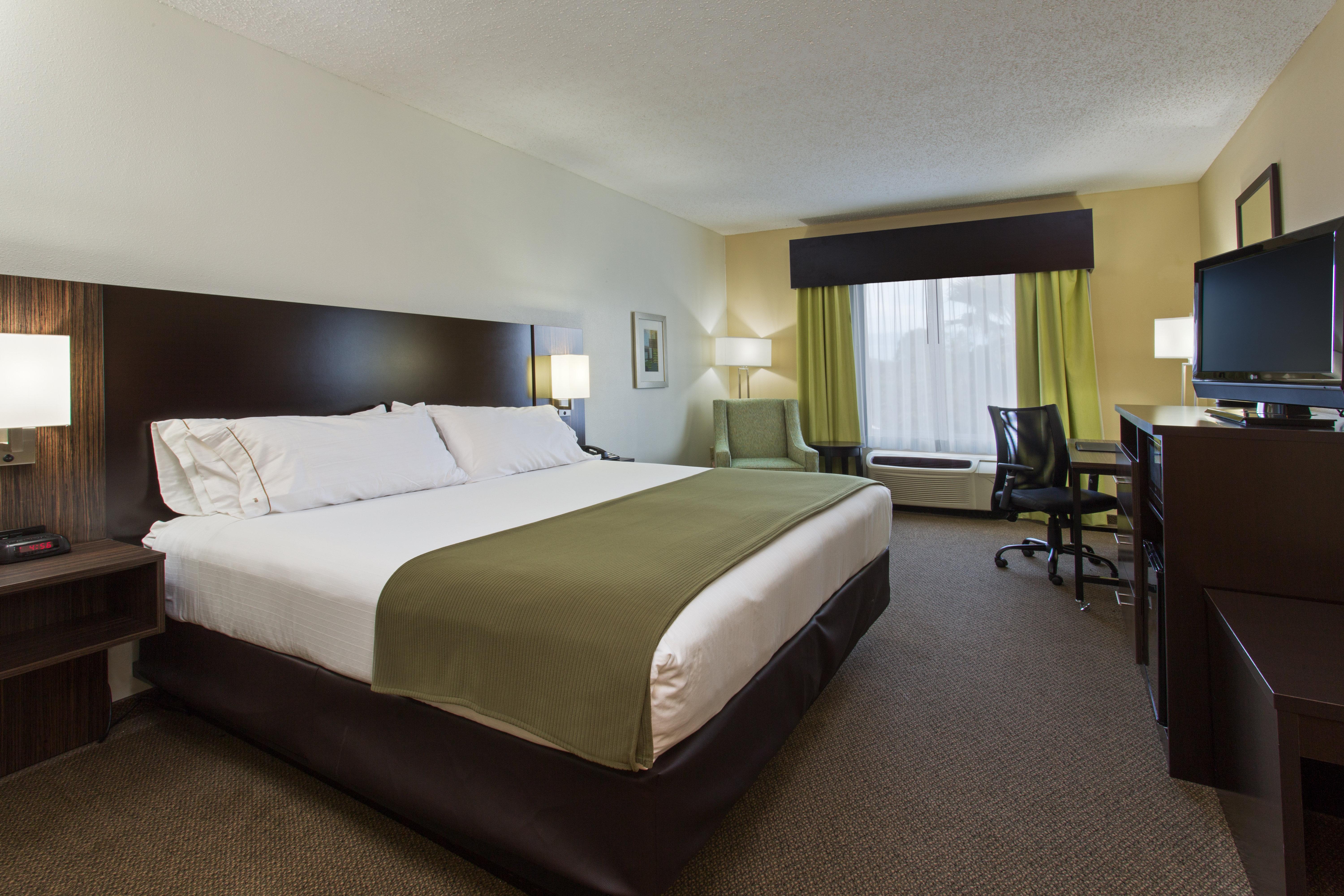 Holiday Inn Express And Suites Tampa I-75 At Bruce B. Downs By Ihg מראה חיצוני תמונה