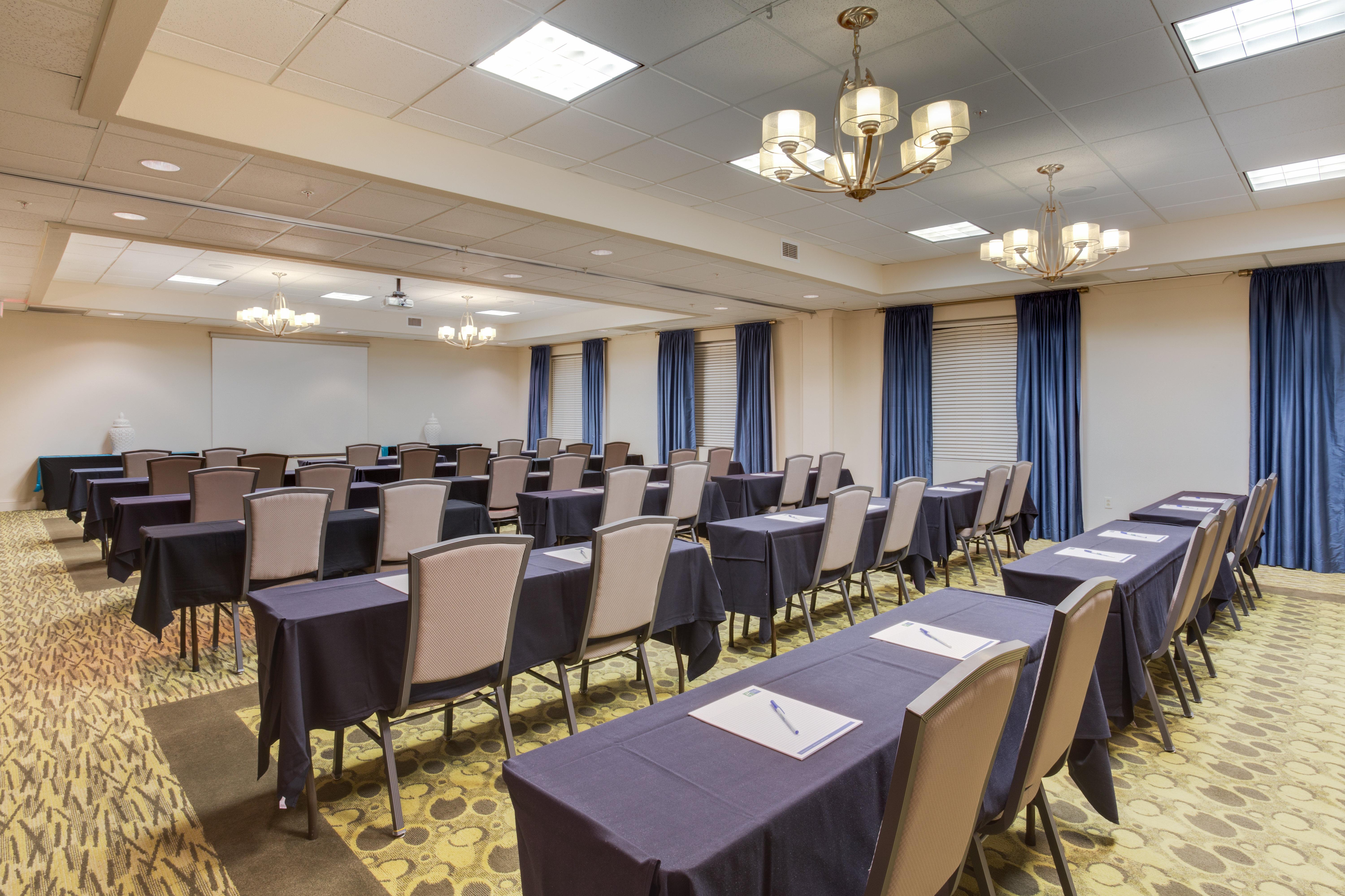 Holiday Inn Express And Suites Tampa I-75 At Bruce B. Downs By Ihg מראה חיצוני תמונה