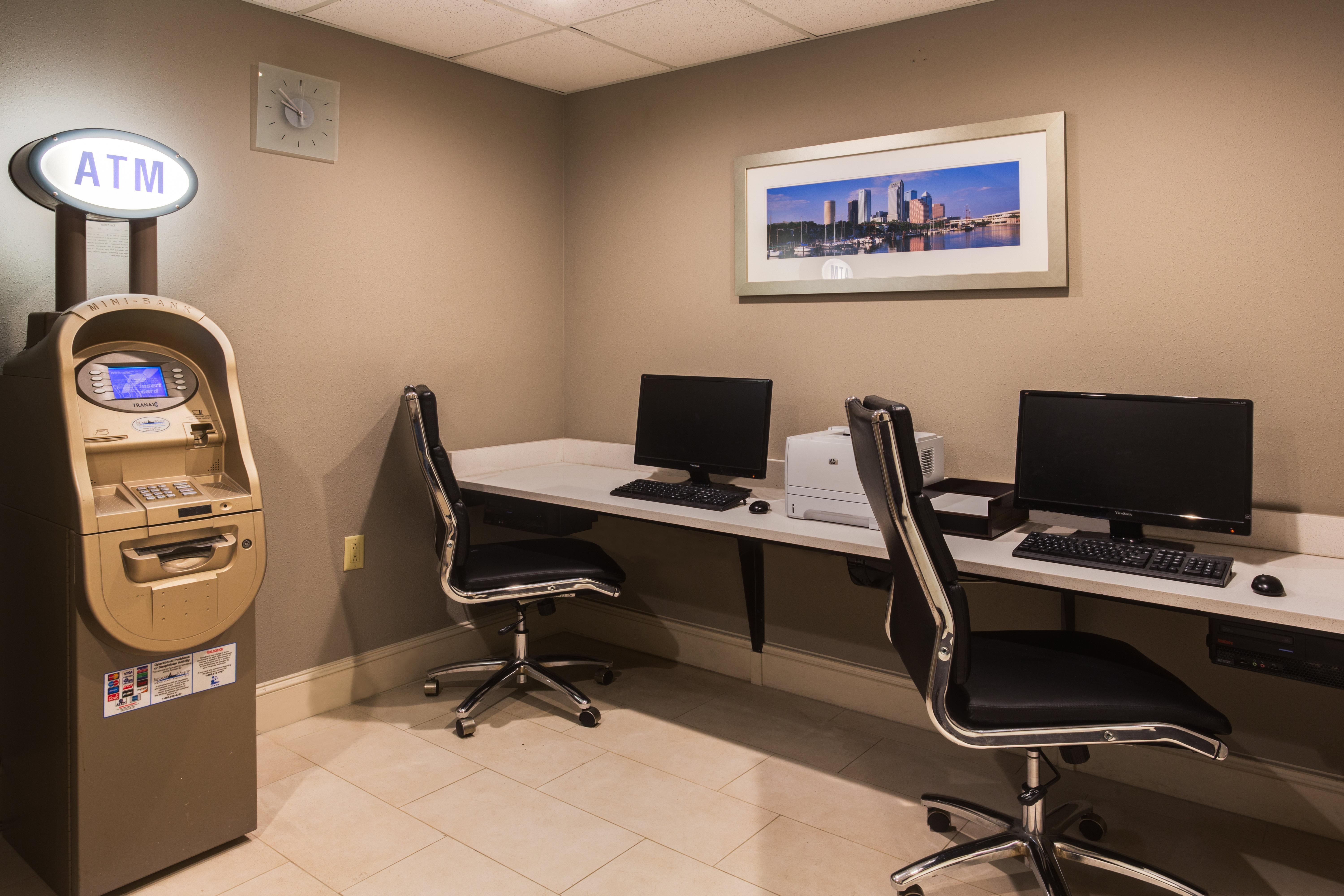 Holiday Inn Express And Suites Tampa I-75 At Bruce B. Downs By Ihg מראה חיצוני תמונה